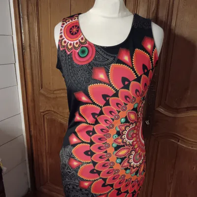 Robe noir fleur rouge 1001 idée 